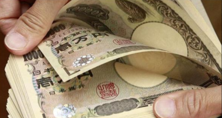 Dollar Tops 155 Yen; January Rate Hike on the Table