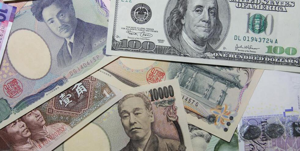 Dollar Volatility Risk Over Holidays